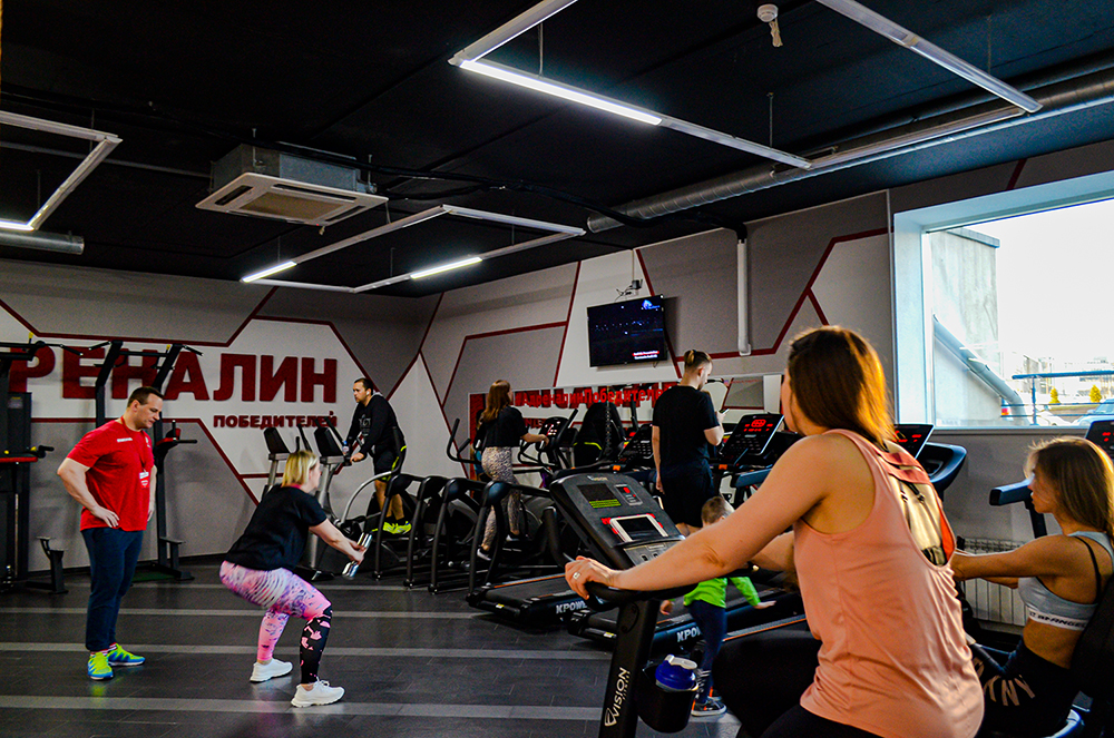 РЕКЛАМА В ТРЕНАЖЕРНЫХ, СПОРТИВНЫХ ЗАЛАХ, ФИТНЕС-ЦЕНТРАХ - Фото 1