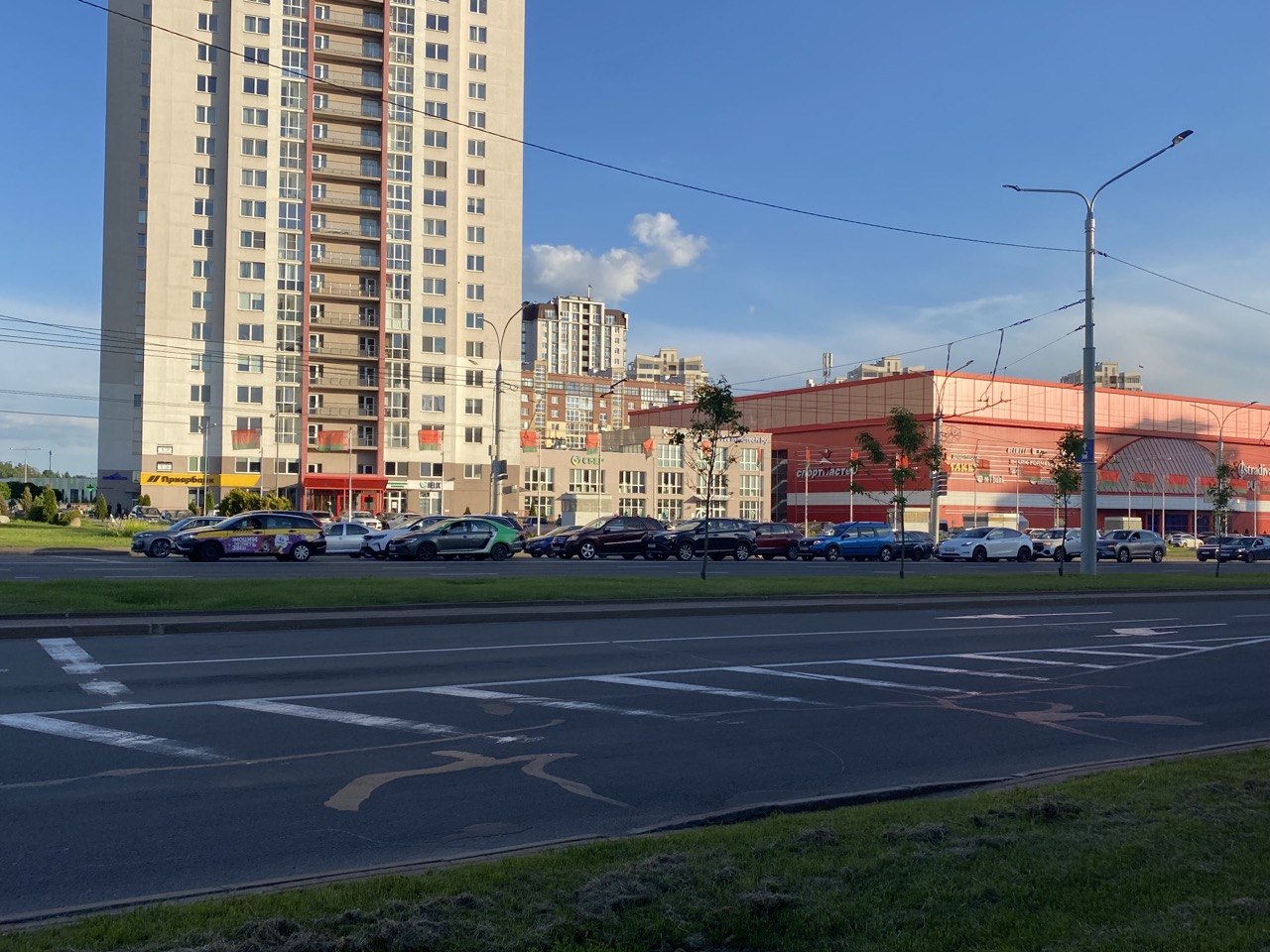 Пример наружной рекламы вдоль автомобильных дорог